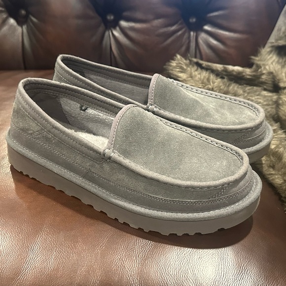 Worn once Men’s UGG Dex Slip-on Suede Loafers size:8 - Picture 1 of 9